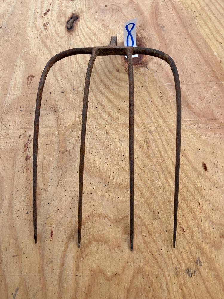 Fork Rake Head 4 Thines Rusty Rustic no handle Original Vintage Primitive Metal