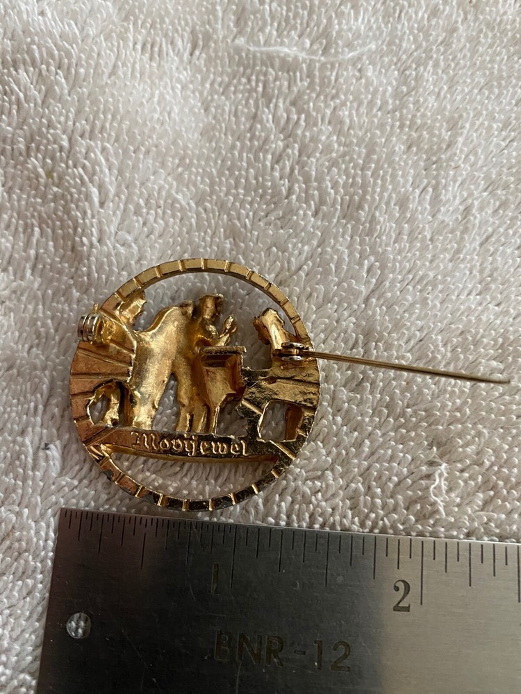Vintage Signed Pin M -- Jewel