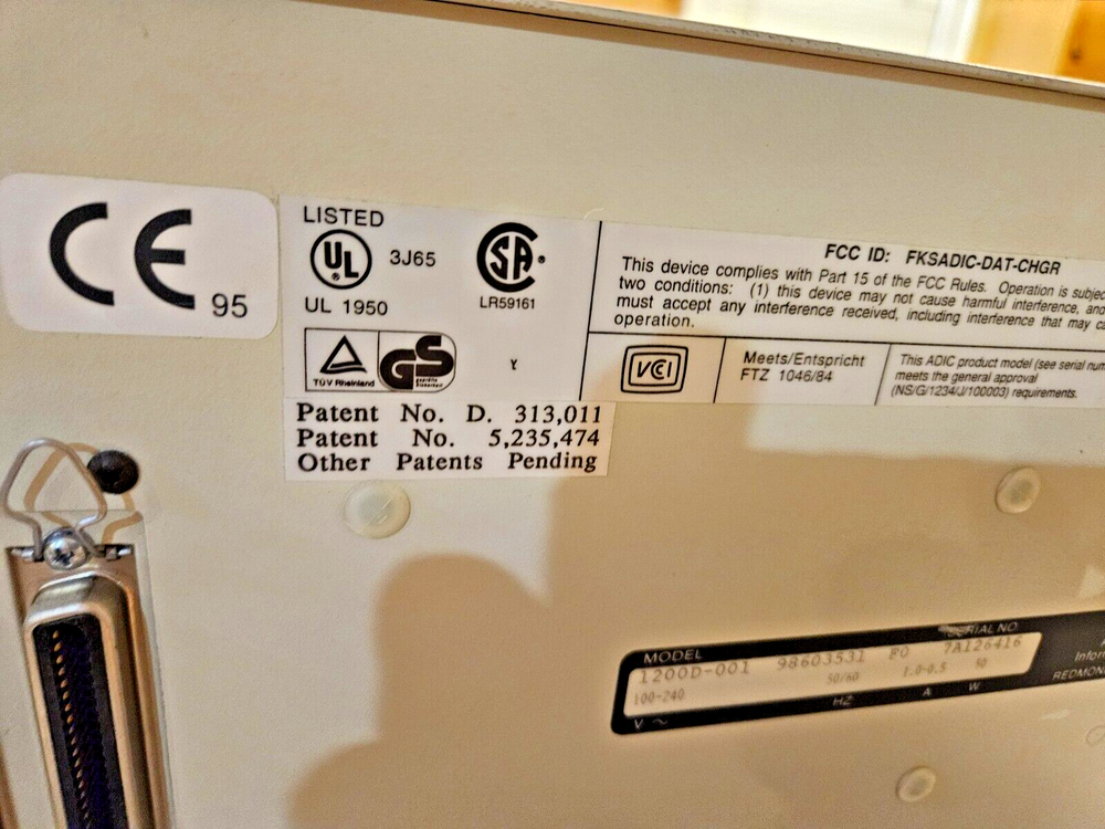 ADIC Dat Autochanger Autoloader Tape Drive with 2 DAT tapes