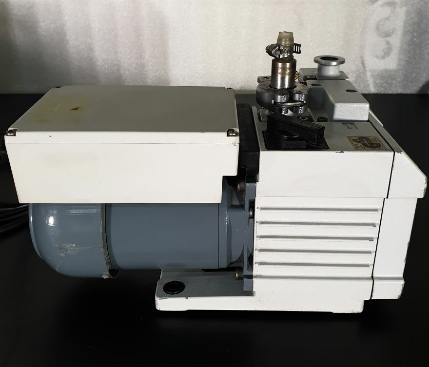 LEYBOLD D16B Rotary Vane Pump.