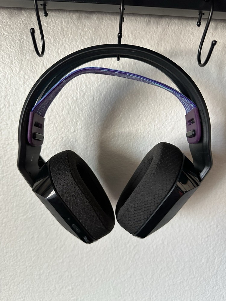 Logitech G535 Lightspeed Wireless Gaming Headset only Read/r