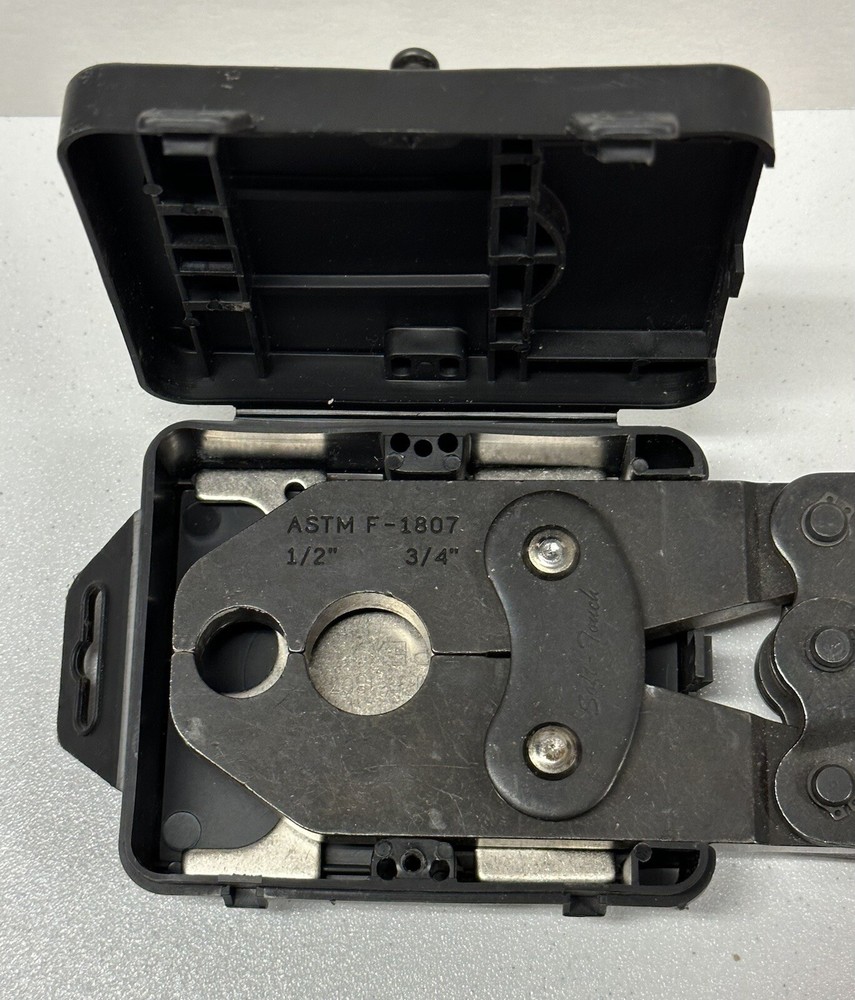 SHARKBITE 1/2" & 3/4" Pex Crimp Tool