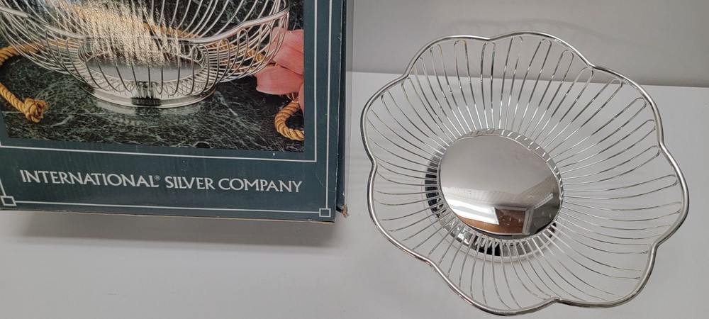 Vintage 1991 International Silver Company Silverplated Wire Basket 9.75" NIB