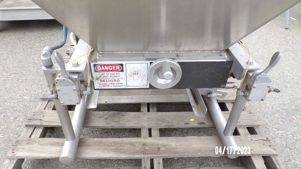 Hinds-Bock (4P-08T) Tabletop Automatic Bakery Muffin Batter Depositor