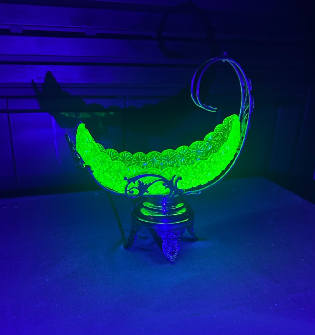 Antique Barbour Brothers Quadruple plate Castor Button & Bows Daisy Canoe Bowl