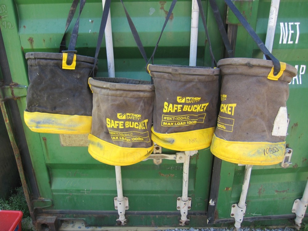 Python Safety # BKT-100HLC 100 Lbs rated SafeBucket canvas wall bucket w/clip