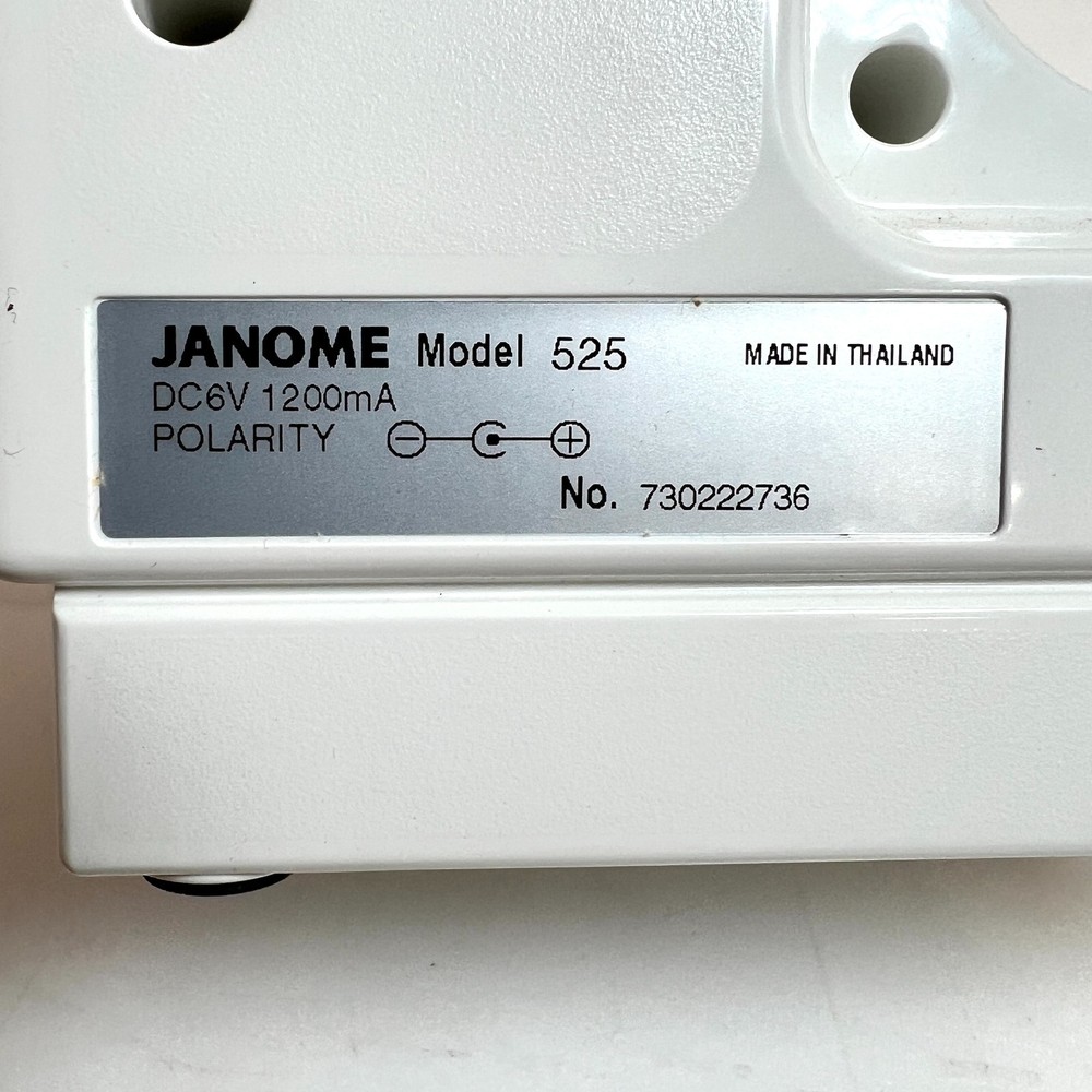 Janome Hello Kitty compact sewing machine YN-777 Operation confirmed Beginner JP