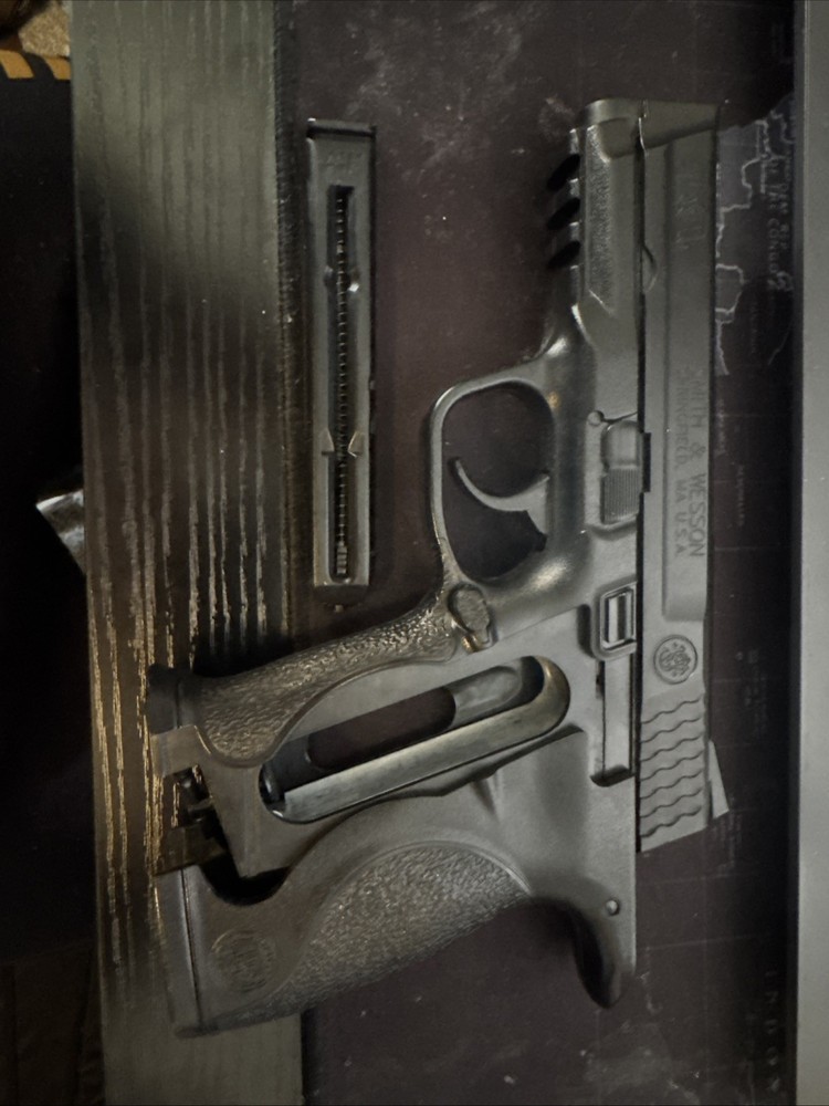 Smith & Wesson M&P 40 BB Pistol