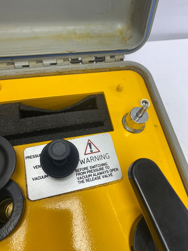 BUDENBERG E400 DIGITAL HYDRAULIC PRESSURE CALIBRATOR