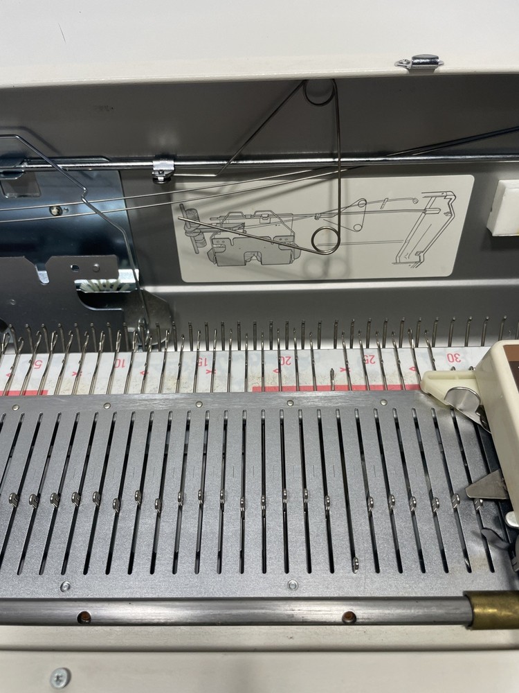 Singer Chunky Knitter Knitting Machine Model 150