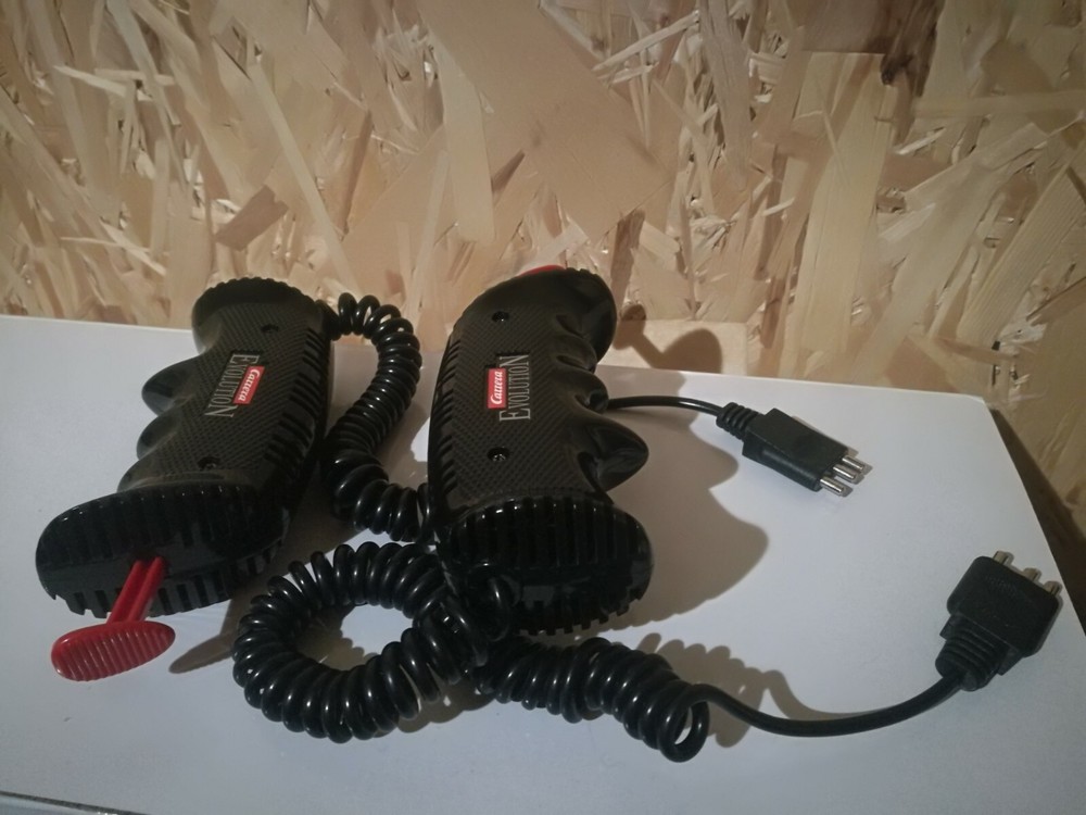 Carrera 1:32 Evolution 2x wired speed controllers
