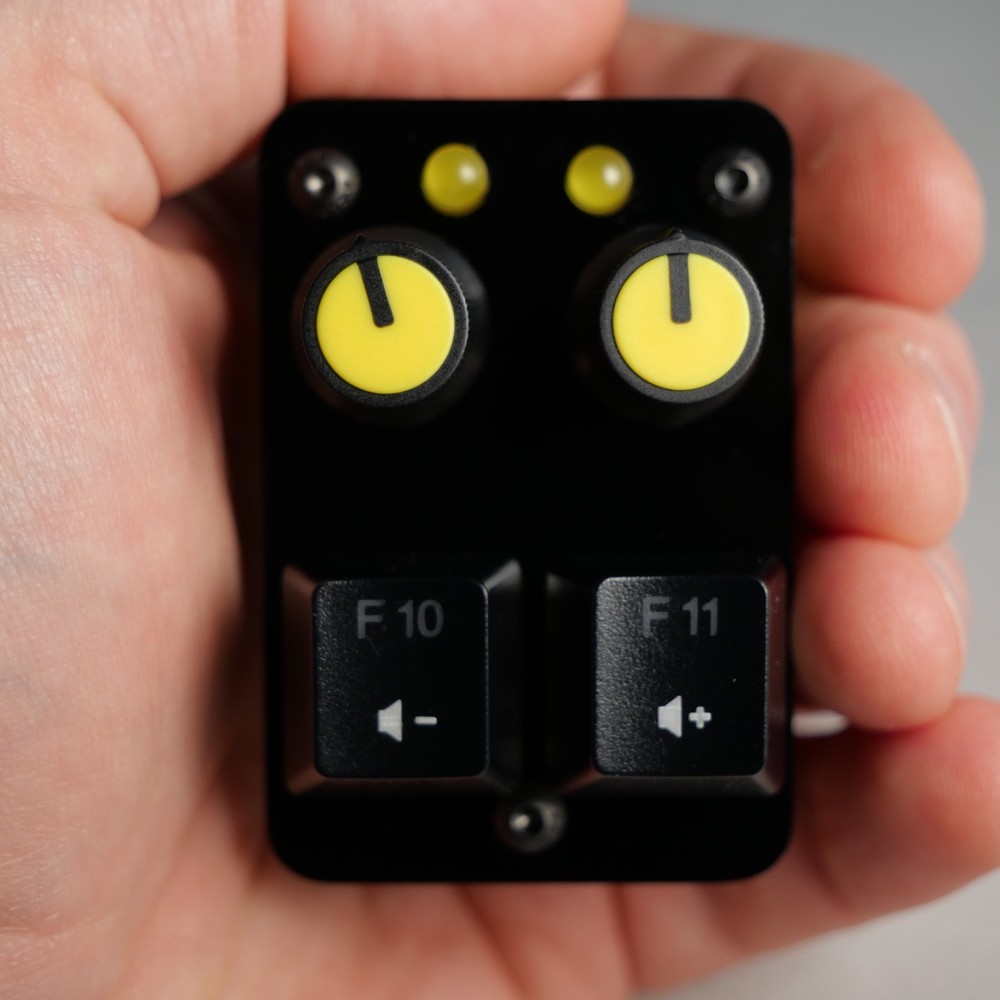 madMidiMiniClassic Midi Controller 2 buttons, 2 potentiometers, 2 LEDs
