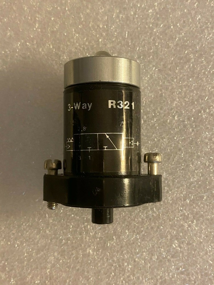Clippard R-321, 3-Way Spring Return, Fully-Ported, Twin Pilot Valve