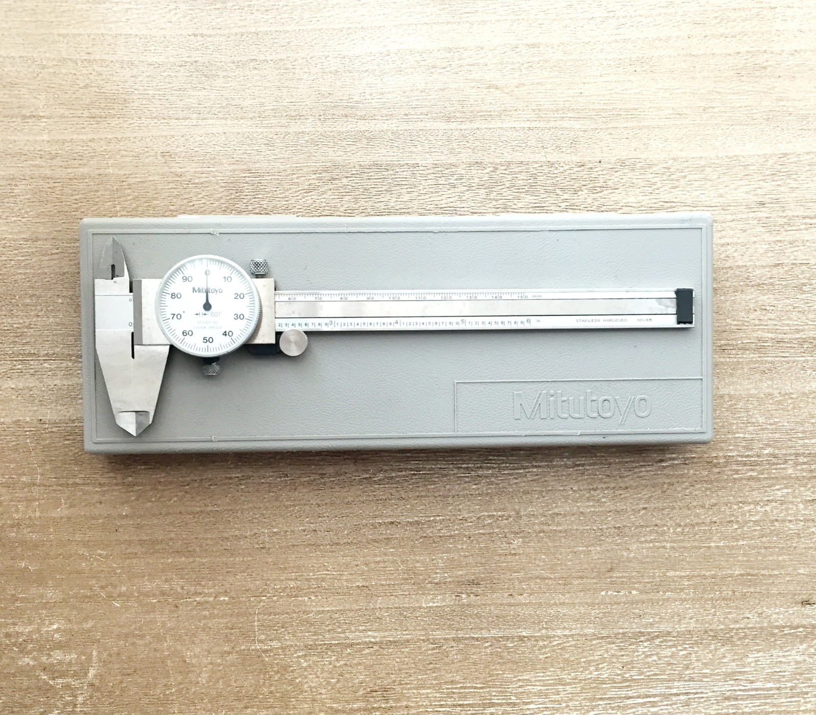 Mitutoyo Dial Caliper 6" Calibrated 505-637 .001" 6” With Case - Made In JAPAN