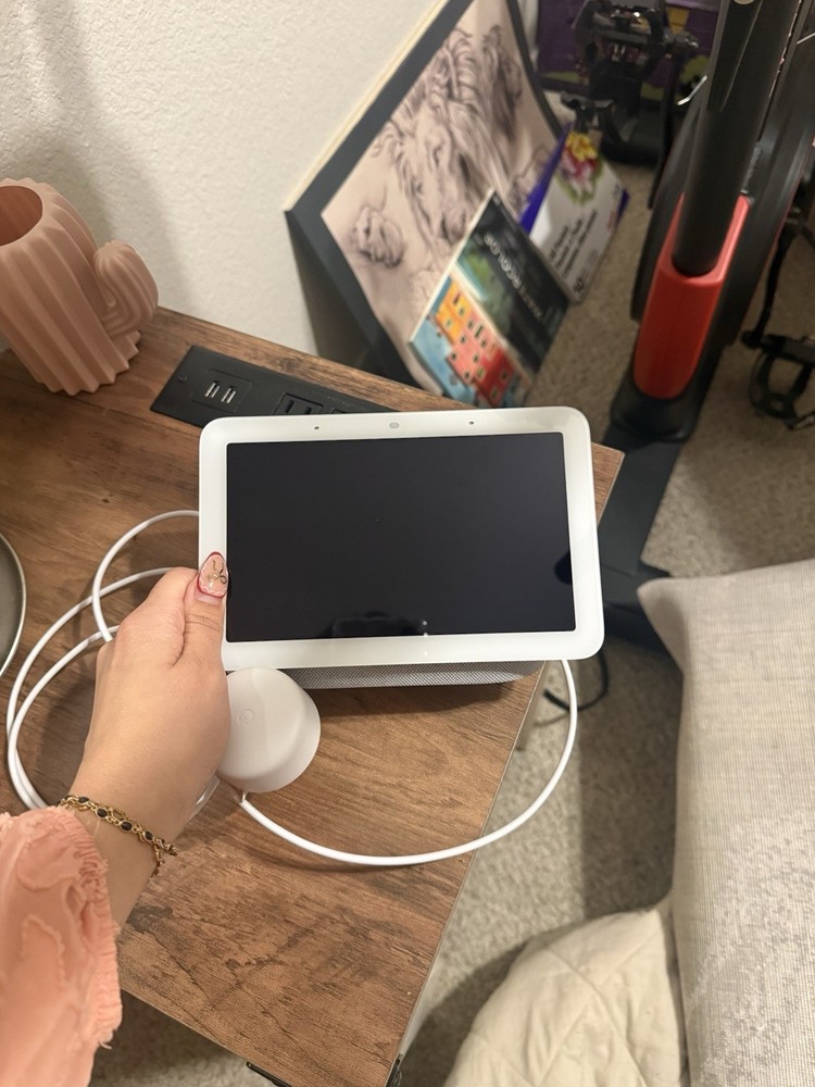 Google Nest Hub Smart Display Wi-Fi Compatible with Google Assistant, Nest