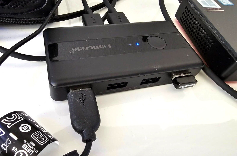 USB 3.0 Switch Selector 2 Computer Sharing 4 Devices Peripheral KVM Switcher Box