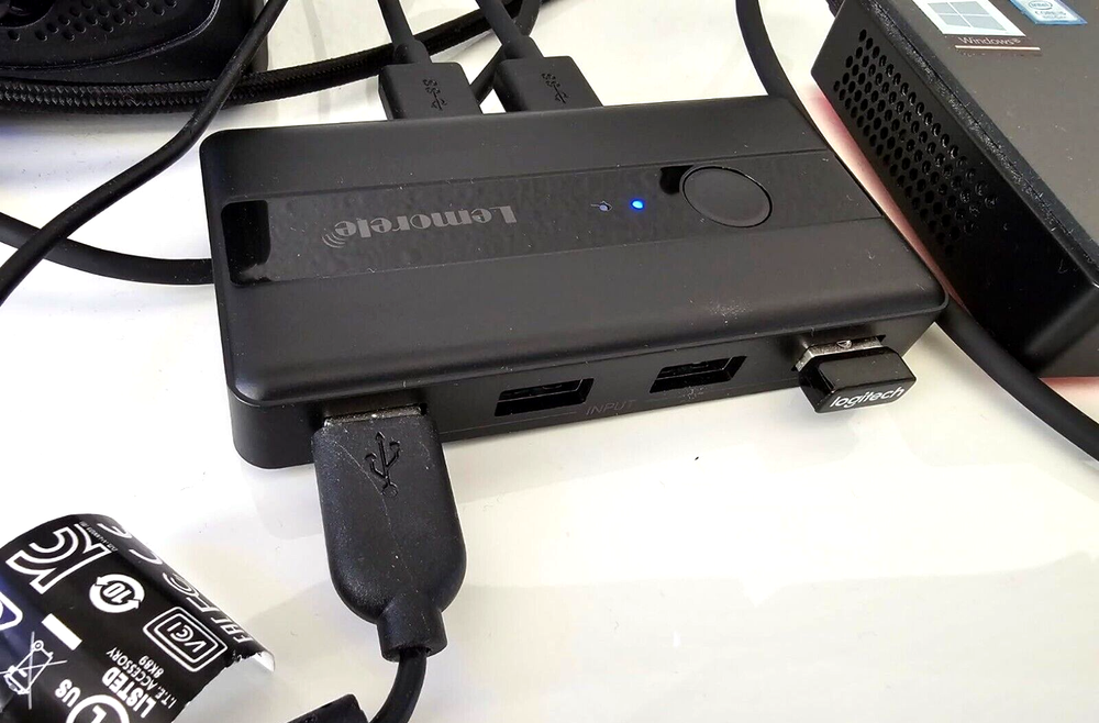 USB 3.0 Switch Selector 2 Computer Sharing 4 Devices Peripheral KVM Switcher Box