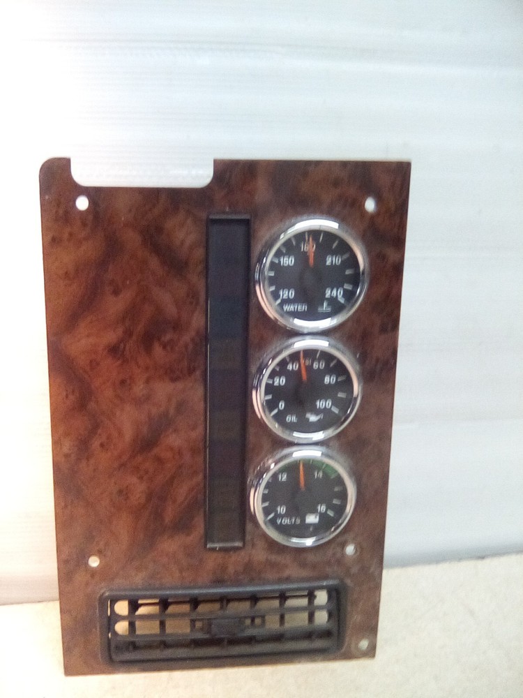 International 9200 Gauge Cluster Panel 3592615C91