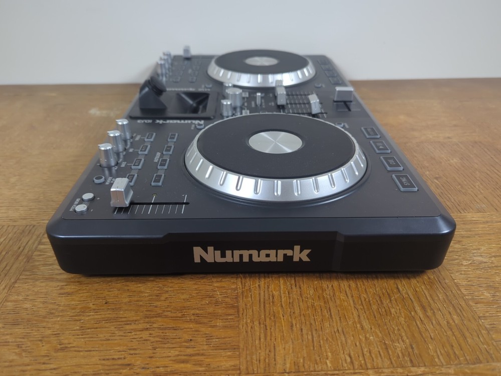 NuMark iDJ3 Turntable with iPod Dock - Excellent - Tested & Working