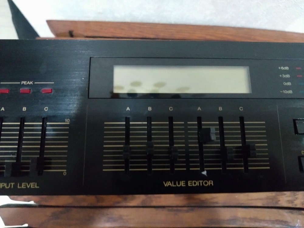 Korg SDD-3300 SDD3300 Triple Digital Delay Rack Module good condition