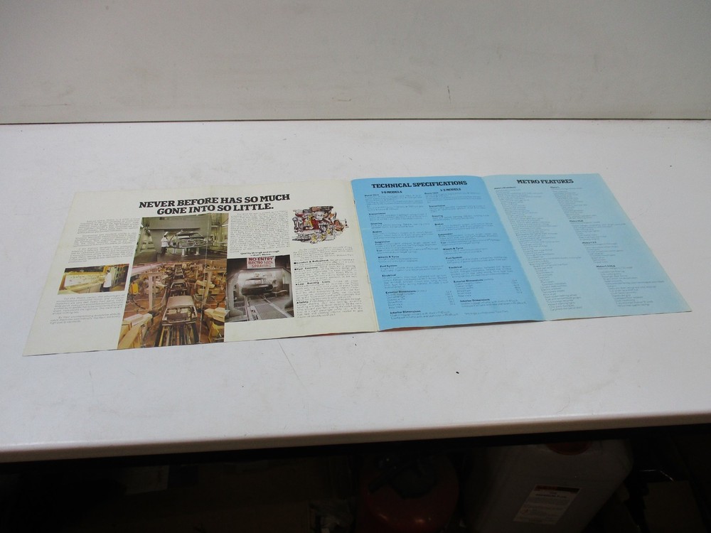 Austin Metro fold out brochure 1980's