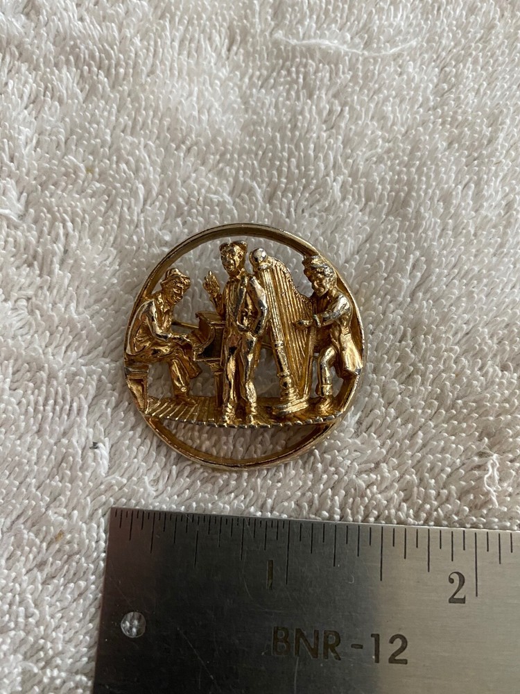 Vintage Signed Pin M -- Jewel