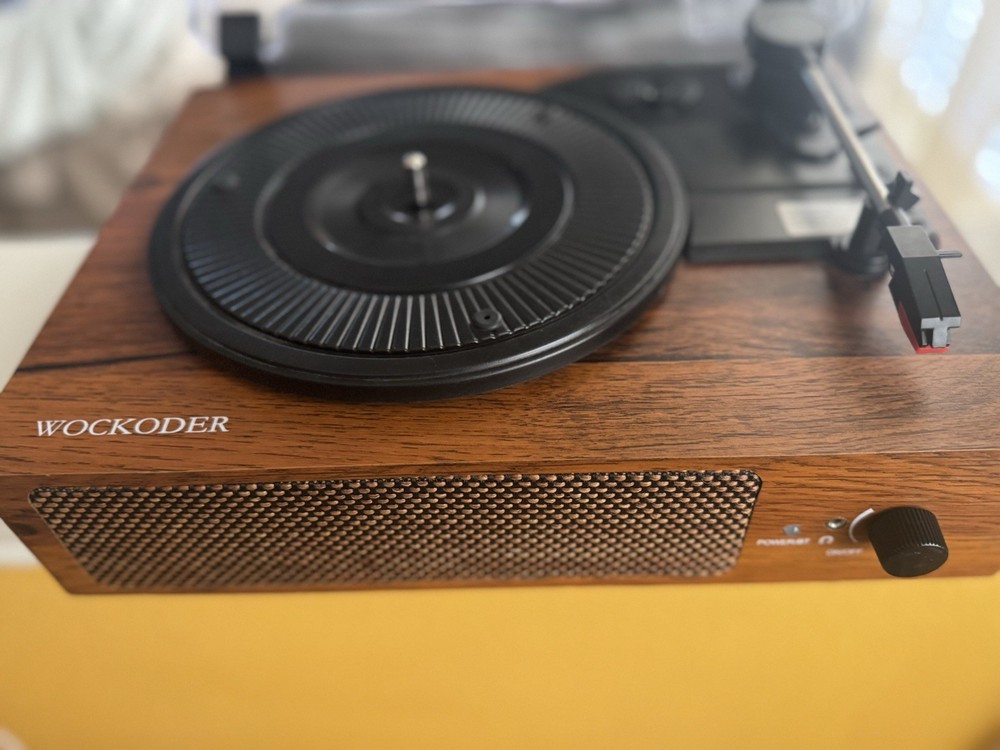 WOCKODER Vintage Style Turntable Record Player Built-In Speakers AUX