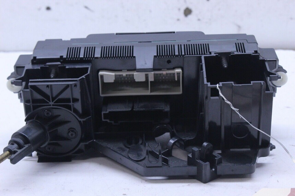 Volkswagen Jetta Passat Climate Temperature Control Panel OEM