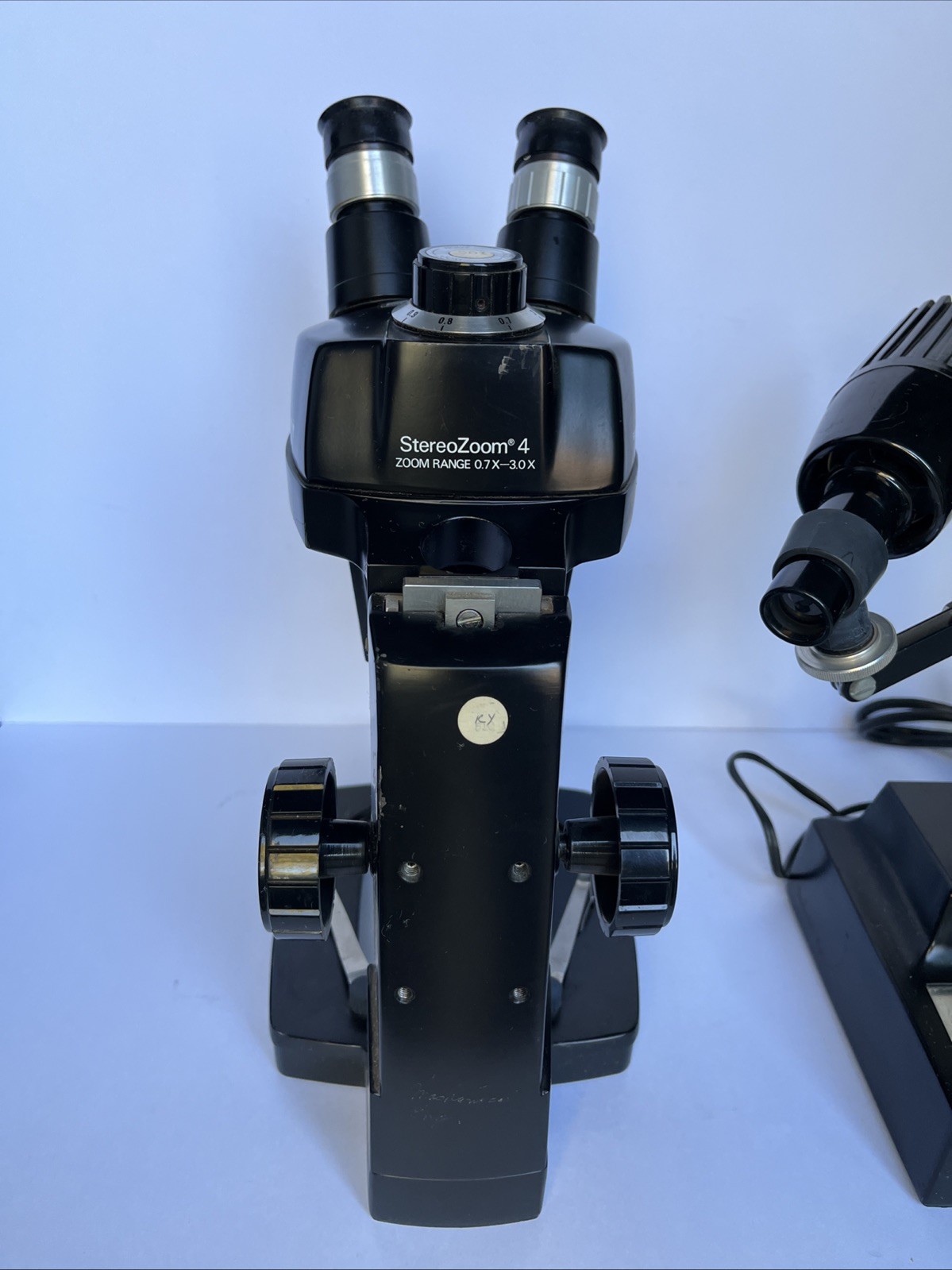 Bausch & Lomb StereoZoom 4 0.7x-3x Microscope 20x wf eyepiece & Illuminator