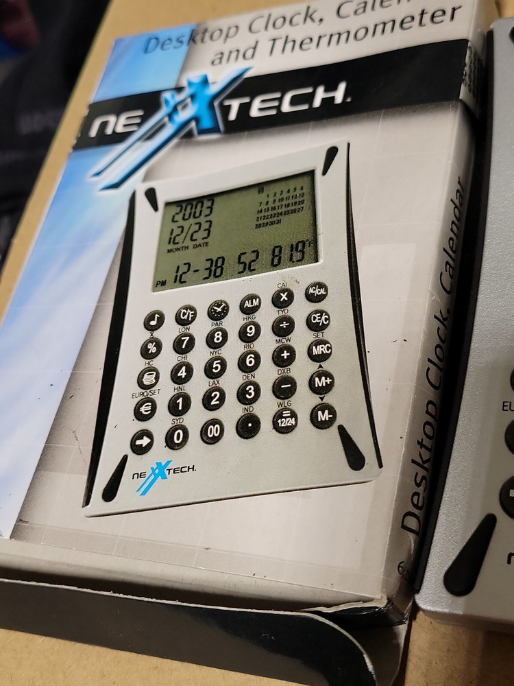 VINTAGE NEXXTECH DESKTOP CLOCK,CALENDAR & THERMOMETER