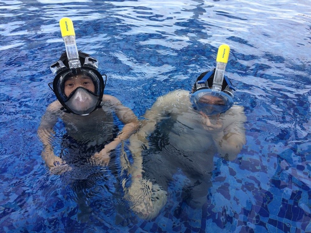Defrosche Underwater Full Face Snorkel Mask, GO-PRO COMPATIBLE, Size: Large