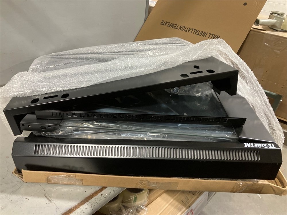 9U Wall Mount Server Cabinet 19" Network Rack Locking Door