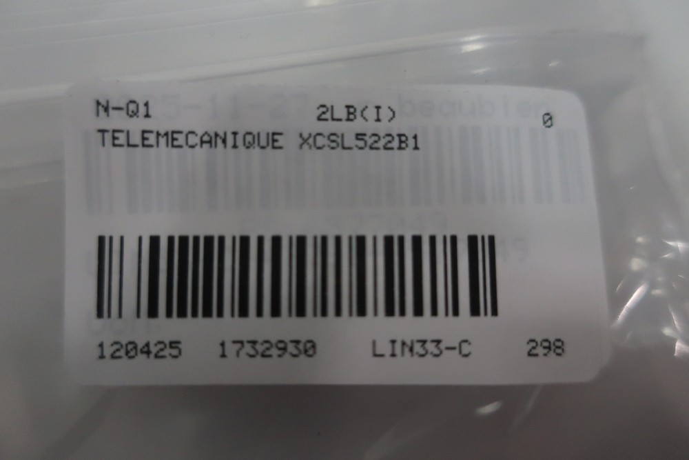 Telemecanique XCSL522B1 Safety Interlock Limit Switch