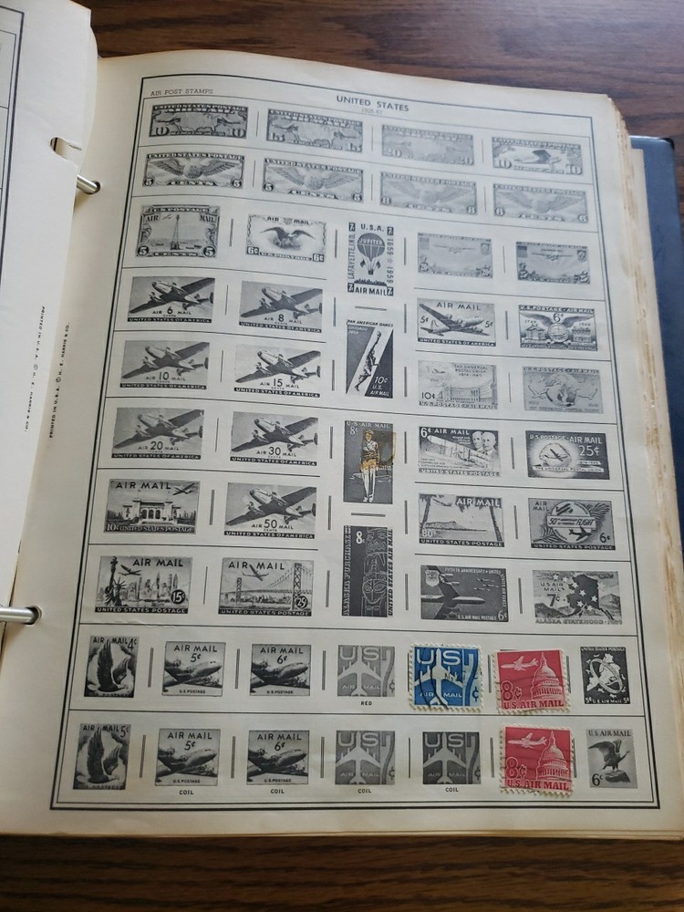 H.E.Harris Statesman Deluxe World Stamp Album with 120 Stamps Holds Up To 30,000