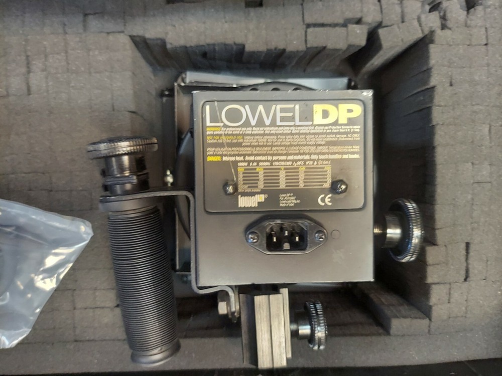 Lowel DP Light Source 120-240 V 1000W BR