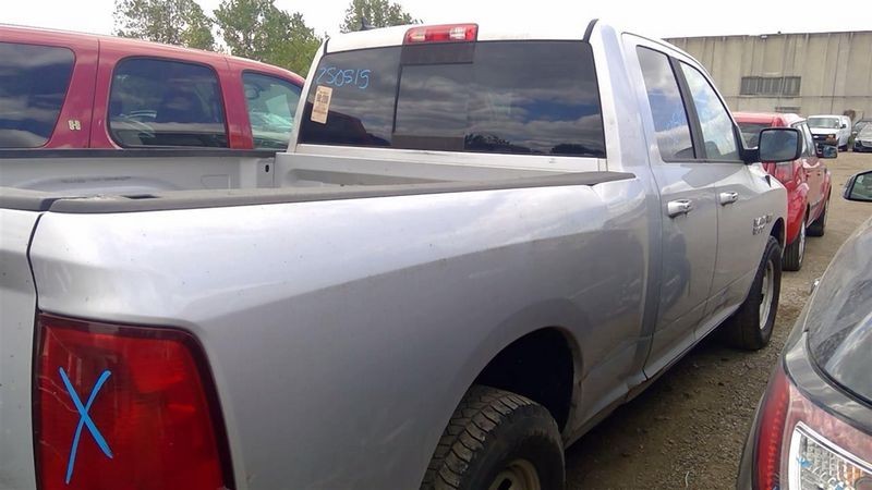 2013-2014 Dodge Ram 1500 Engine Fuse Box Assembly OEM