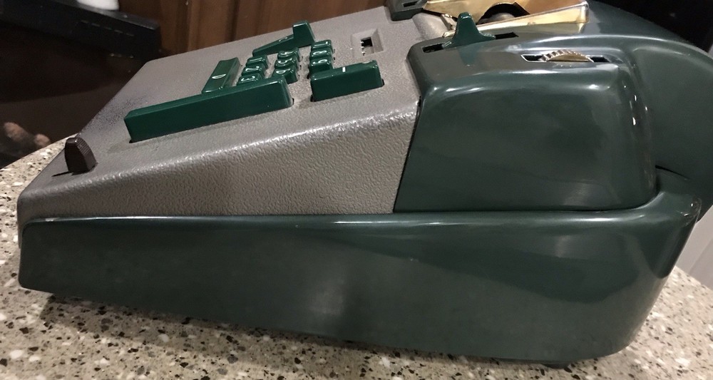 Vintage Victor Electric Adding Machine Works!