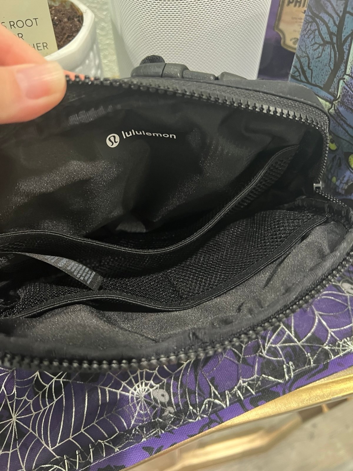 Disney Everywhere Belt Fanny Pack Black Mickey in Motion Graphic Bag with tags