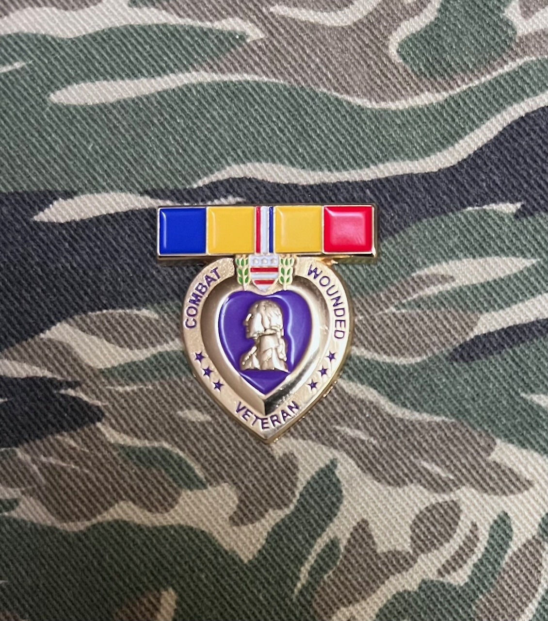 NAVY MARINES USMC COMBAT ACTION RIBBON COMBAT WOUNDED PIN