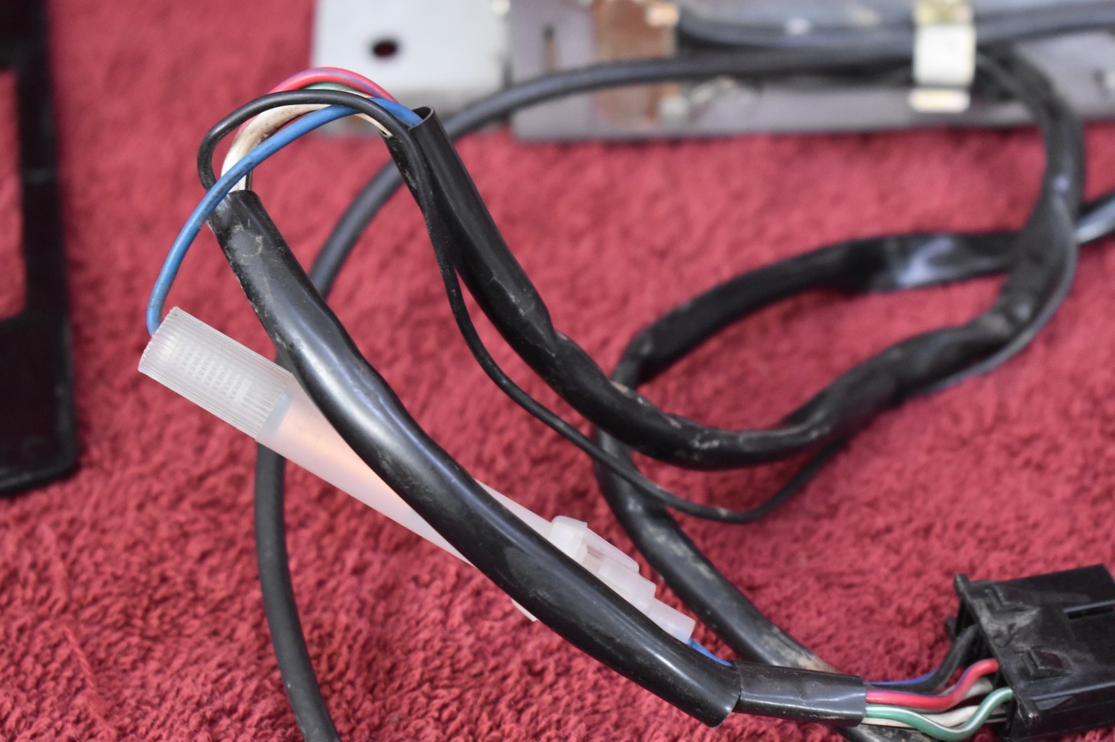 1977 77 Datsun 280Z AM/FM radio KM-1821ZF OEM used