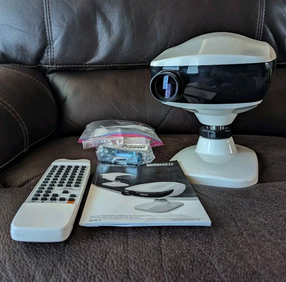 Medizs SMART CP 11 - Auto Chart Projector W Remote & Manual