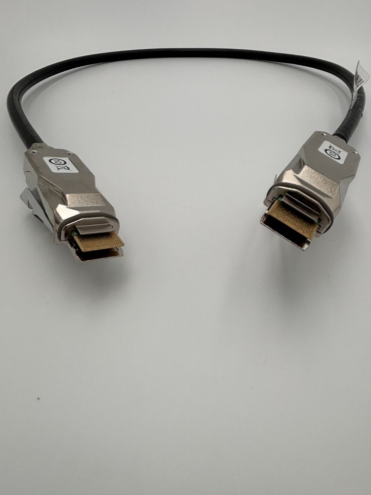 CISCO TYPE 3 1M STACKING CABLE FOR C9300L V01 REVB1 (STACK-T3-1M)