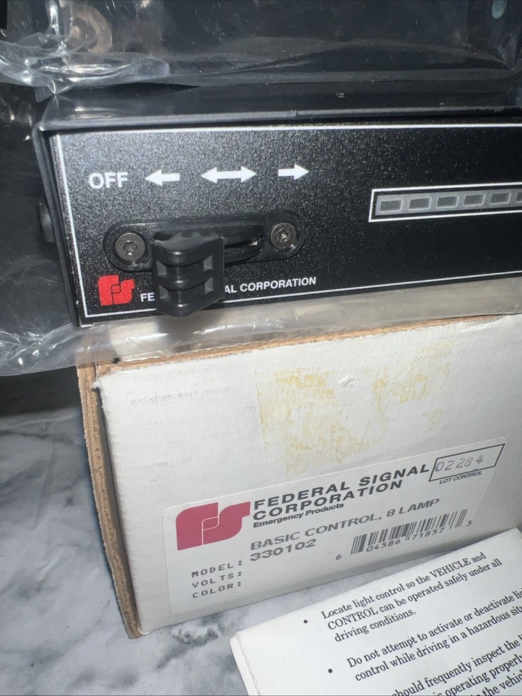 330102 SignalMaster Directional Warning Light, Full-Featured Controller Smc1