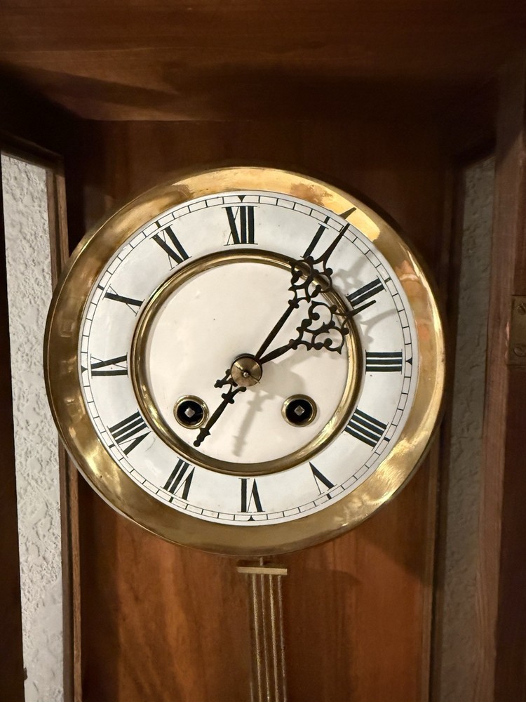 ANTIQUE/VINTAGE GERMANY WALL CLOCK