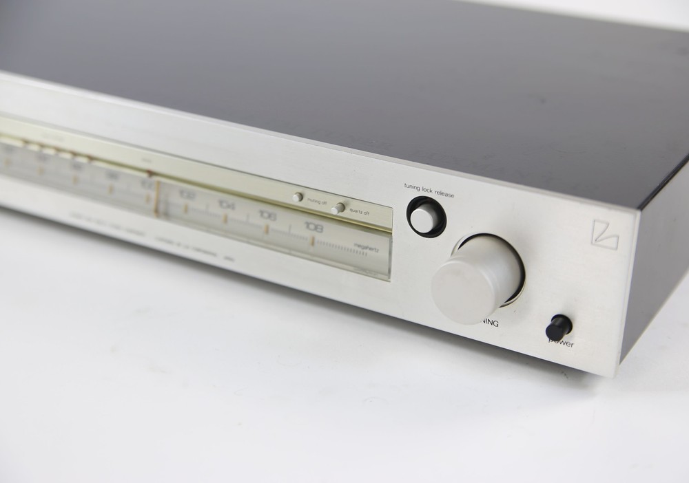 Luxman FM Tuner T-12