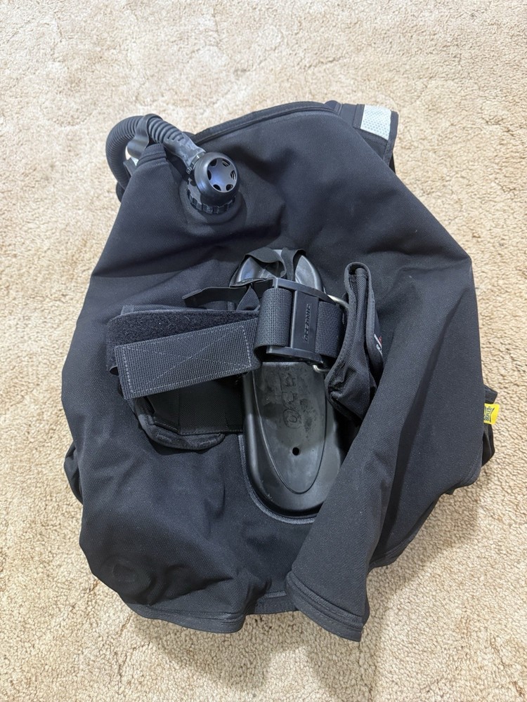 Oceanic Excursion QLR-3 Scuba Dive Pack. BIOFLEX Black, Size Large.