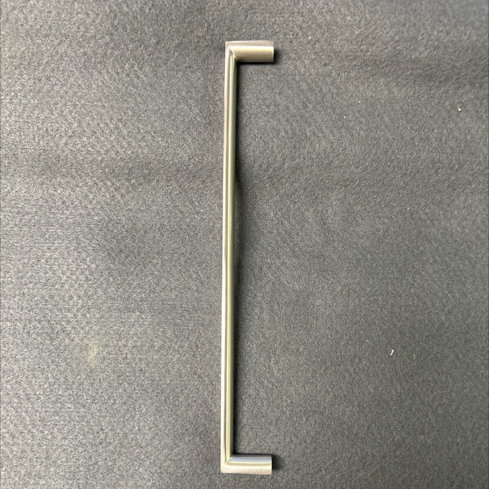 8-13/16" Avante Pull Satin Nickel