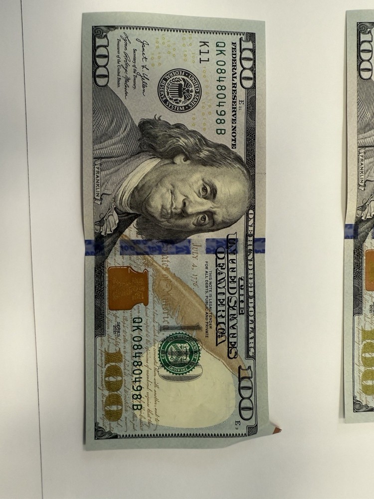 Error Cut 2021 ( top line extra paper) Uncirculated $100 Notes