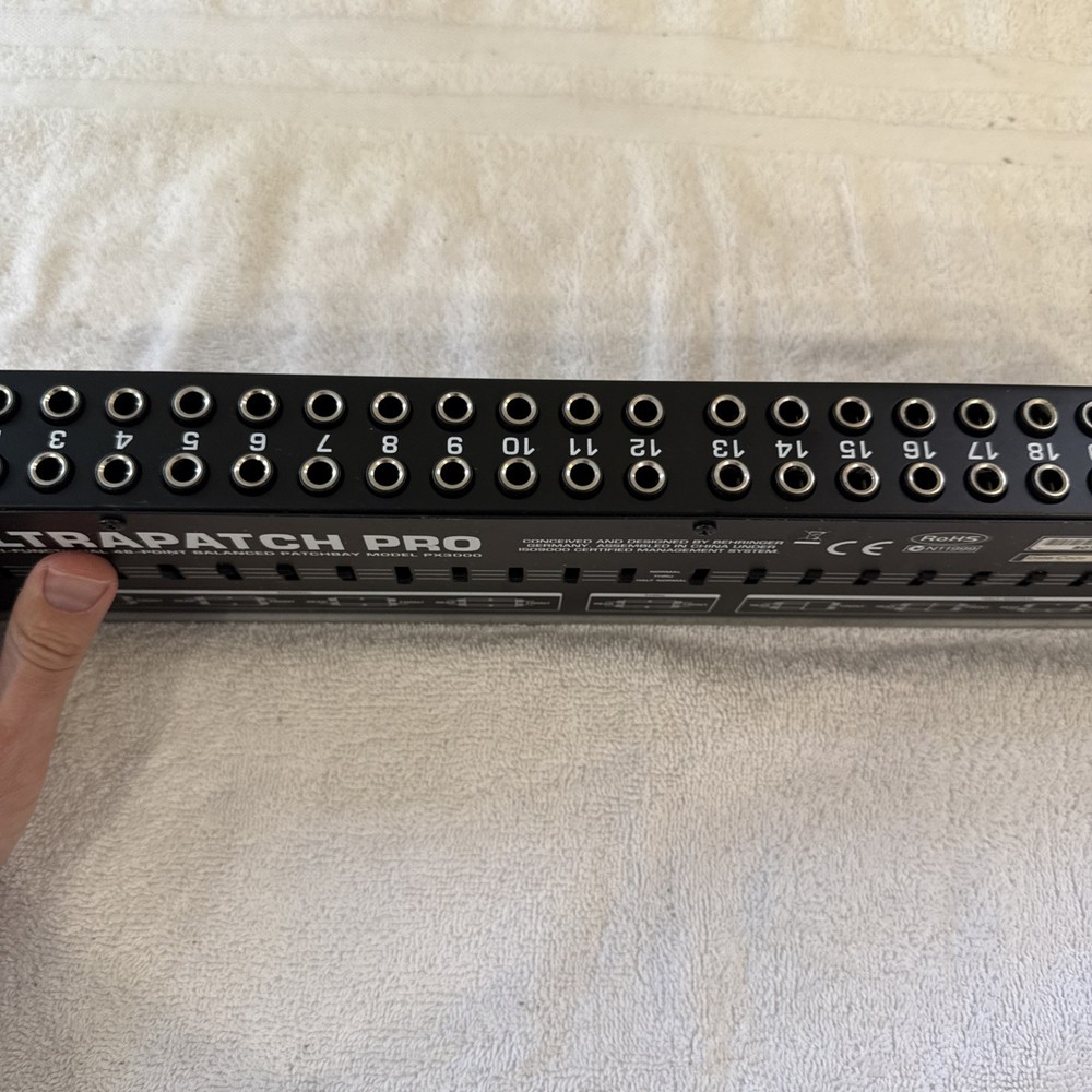 Behringer Ultrapatch Pro PX3000 Multi-Functional 48-Point Balanced Patchbay