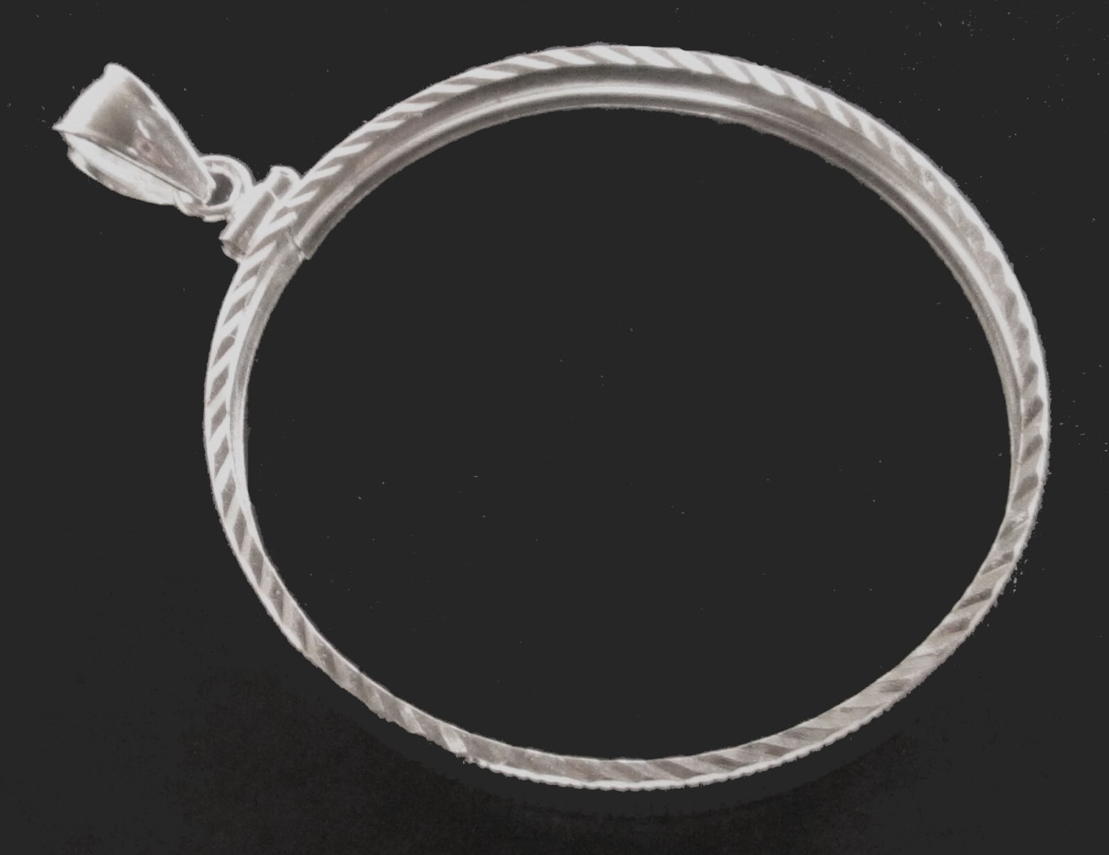 Coin Bezel Diamond Cut One Ounce 39mm Silver Round Reeded Edge Sterling Silver